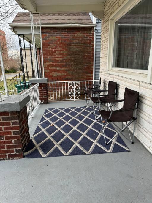 Comforting Getaway-Sleeps 6-Walk To Falls! Niagara Falls Eksteriør billede